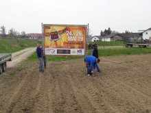 Aufstellen Plakatwände