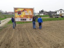 Aufstellen Plakatwände